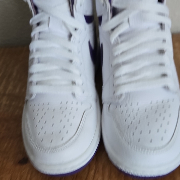 Nike Air Jordan Court Purple White and Purple High-Tops - Picture 10 of 10